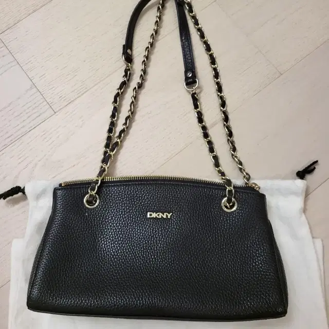 DKNY 핸드백