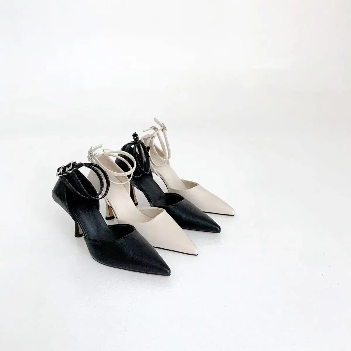 #685. pointed-toe 8 cm strappy heels-black(30,50) beige(35,50)