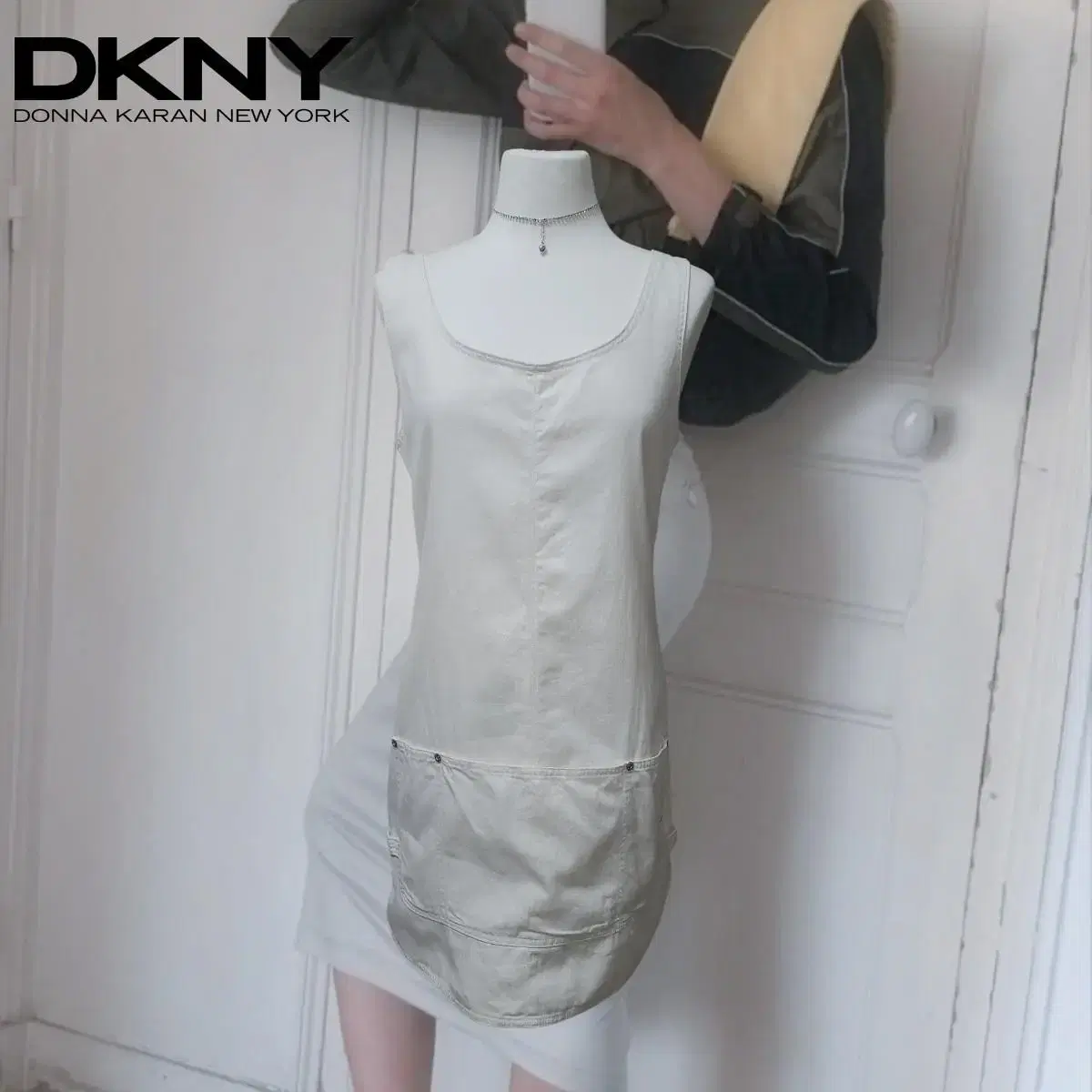 Vintage DKNY white cotton pocket ops