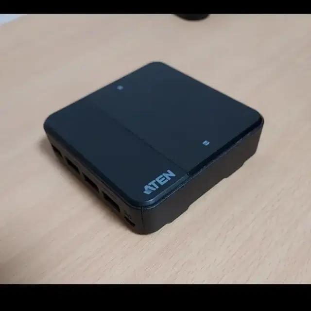 USB3.0 주변 공유 장치 ATEN US234+고속 충전기