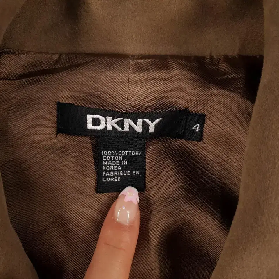 DKNY 베이지브라운 히든버튼 모크넥 숏코트 자켓  SIZE WOMANS