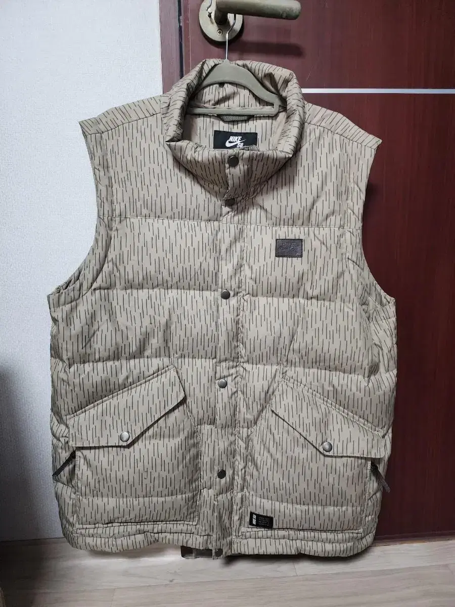 Nike SB 550 Duck Down Padded Vest