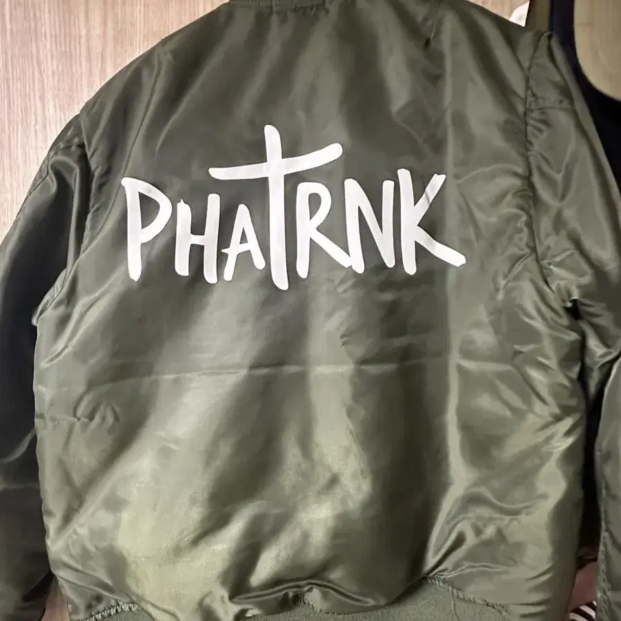 PHATRNK 점퍼