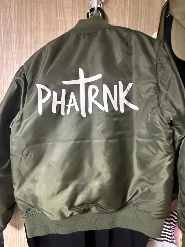 PHATRNK 점퍼