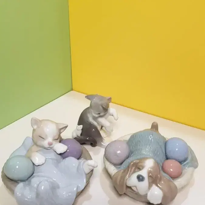 Nao LLADRO 1407  "Comfy Kitten "  나오 야드