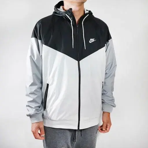 Nike Windrunner Windbreaker XL