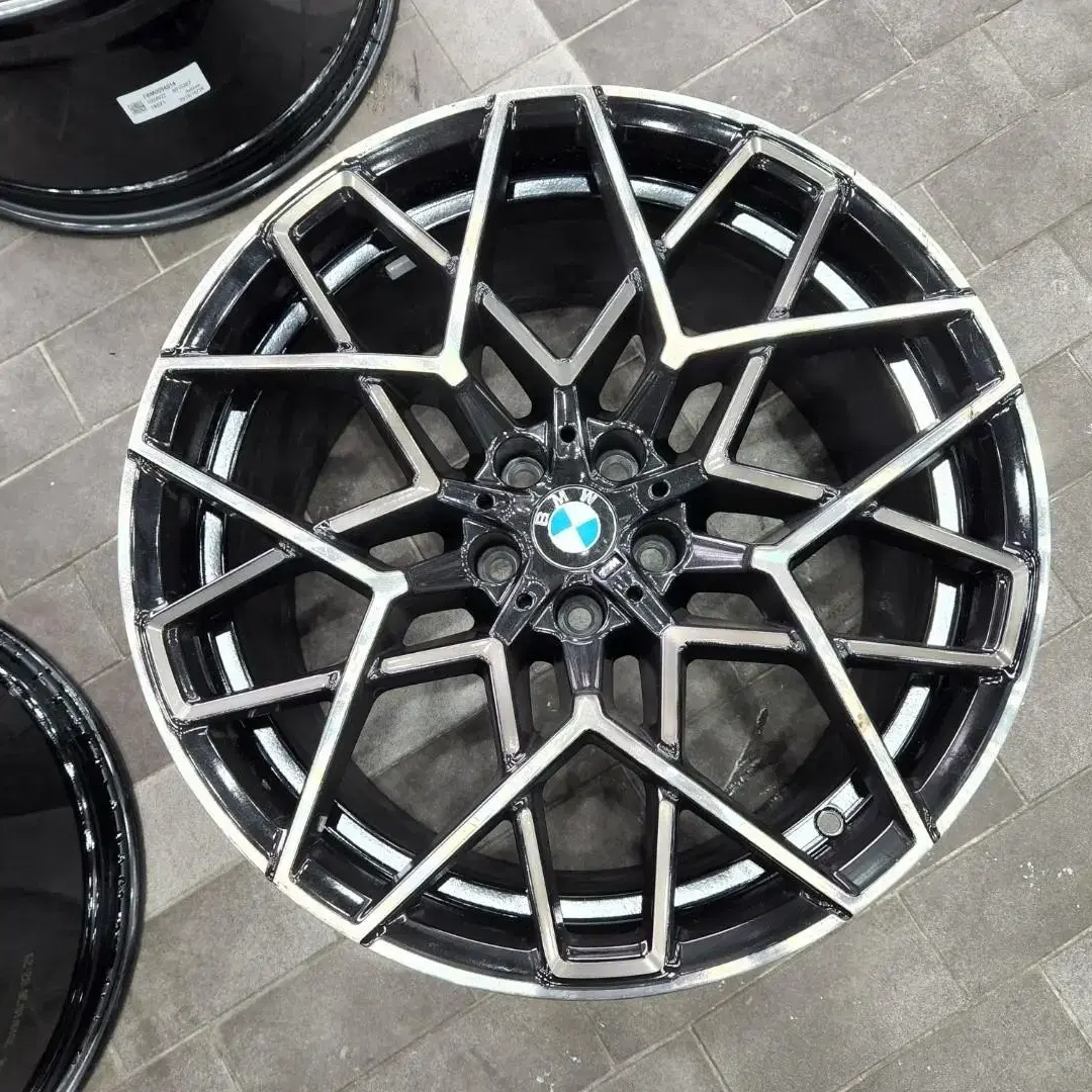 20인치 정품 bmw f92 m8 컴페티션 순정 휠 팝니다