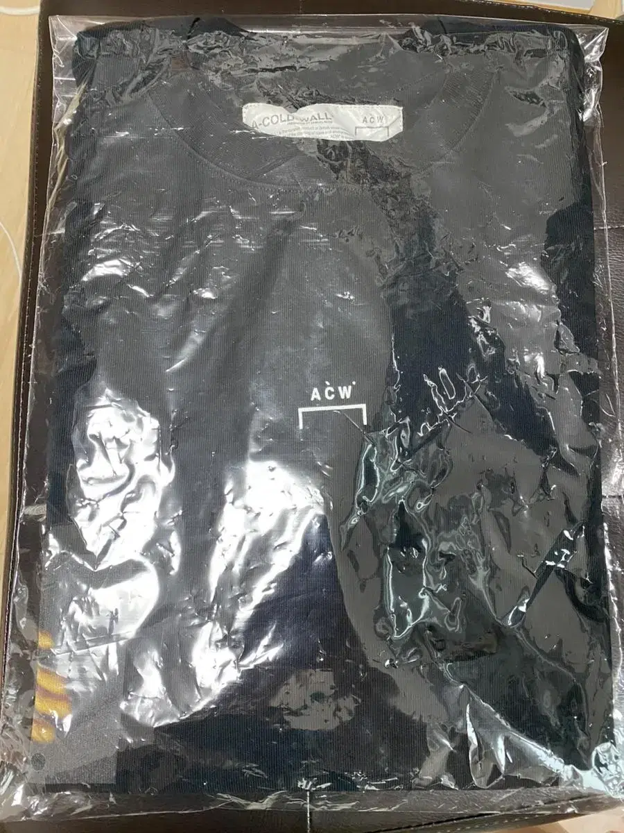 [XL] 20SS 어콜드월 GLASS 반팔 Black