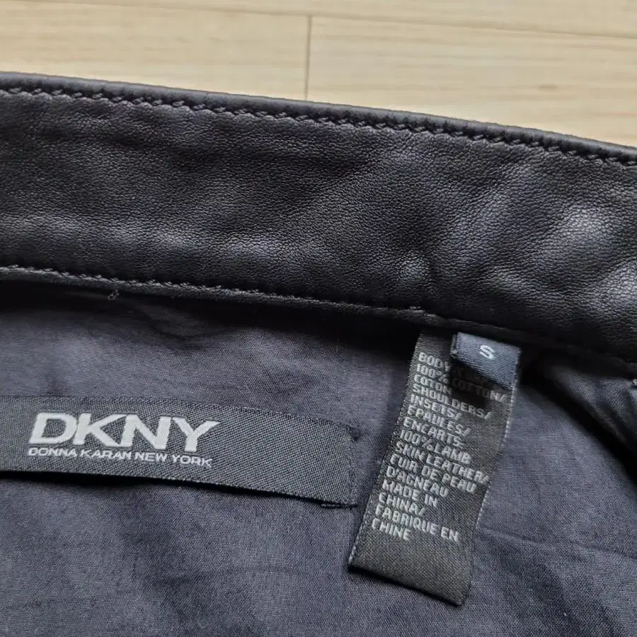 DKNY 부분양가죽