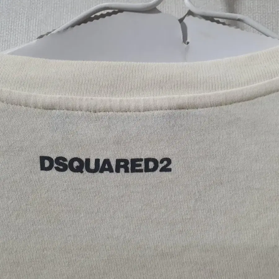 m42) dsquared2 반팔티 꽃무늬 s