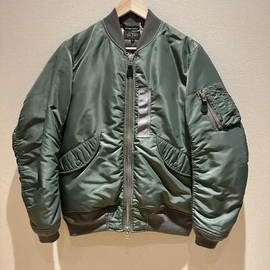 BEAMS PLUS L-3B DOWN BOMBER JACKET