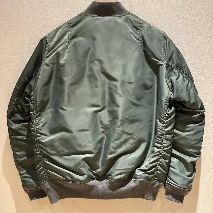 BEAMS PLUS L-3B DOWN BOMBER JACKET