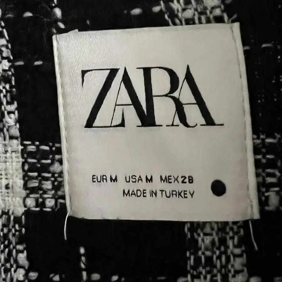 ZARA 루즈핏 트위드 코트