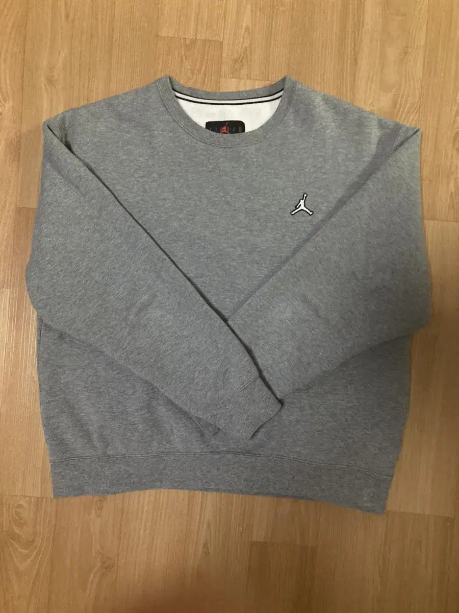 Jordan Essentials Man to Man Gray