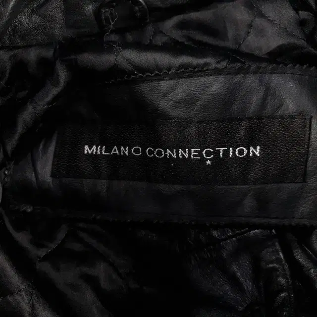 MILANO CONNECTION 블랙 소가죽 체스트포켓 싱글 가죽 반코트