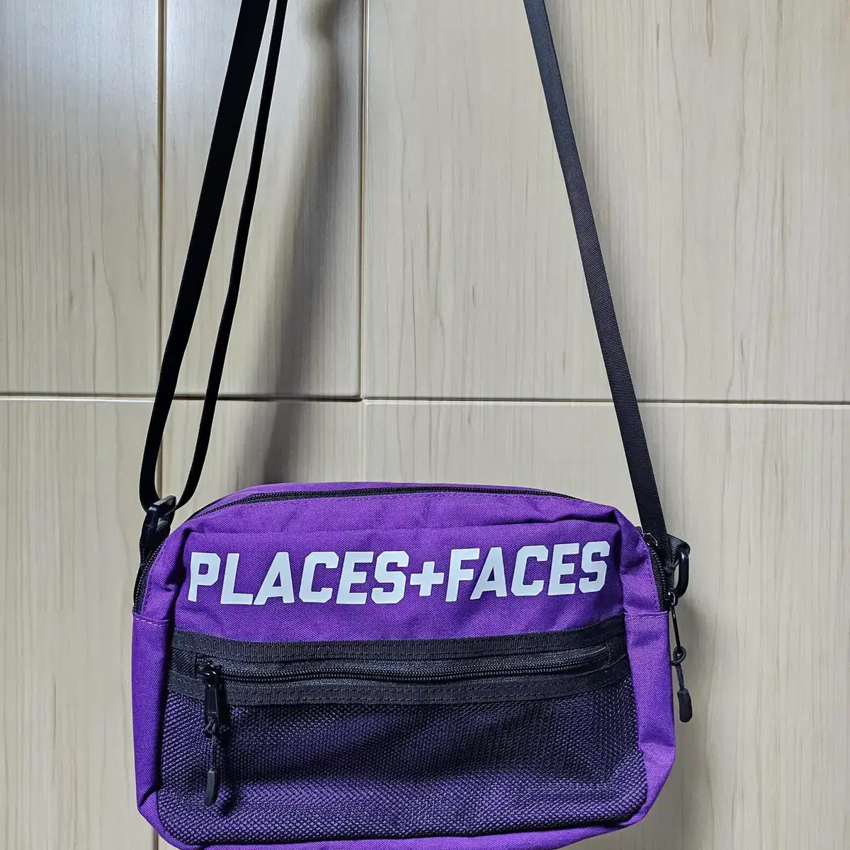 Places+faces 플플페 숄더백, 파우치백 판매합니다.