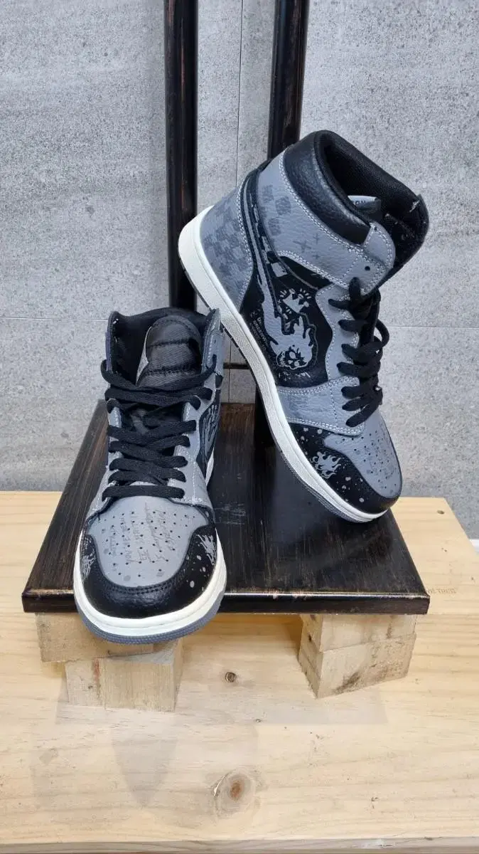 Gray! Graffiti High-Top! Great Hip-Hop Item!~~