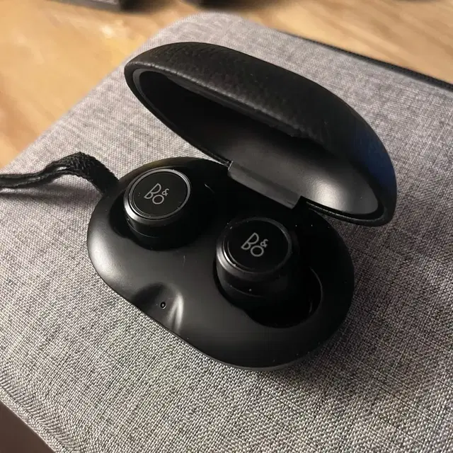 뱅앤올룹슨 Beoplay E8