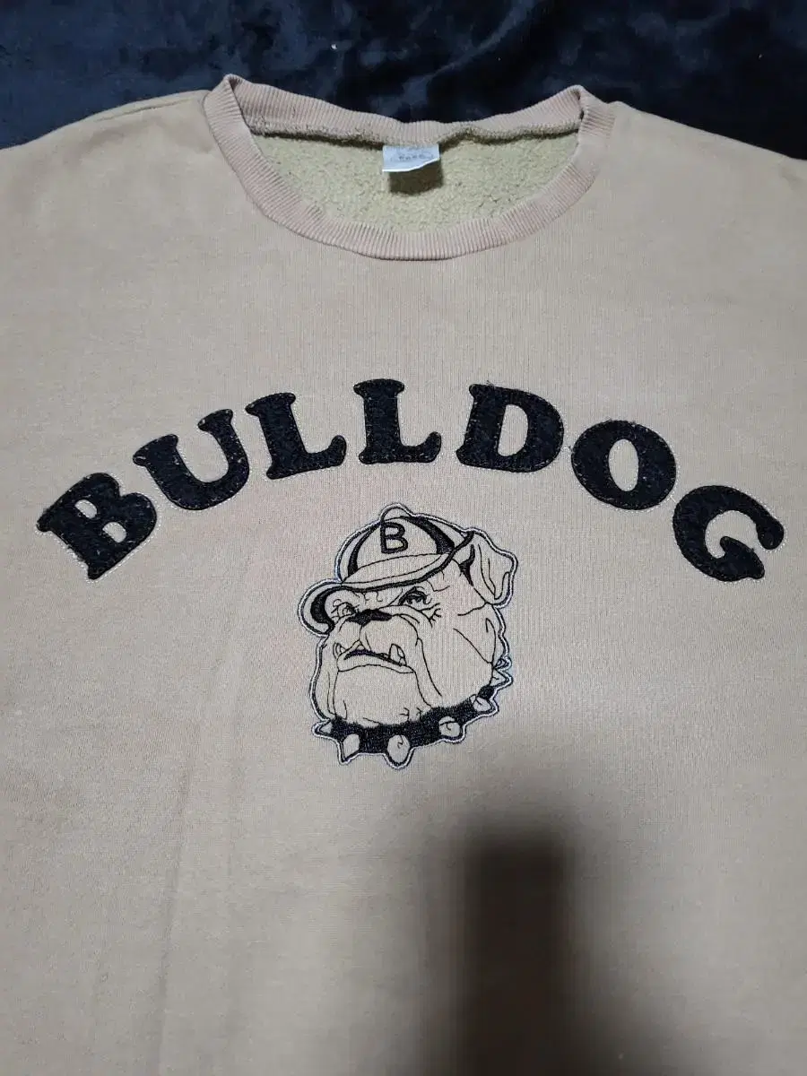 100)bulldog miso man to man booll dog sweatshirt,만원샵