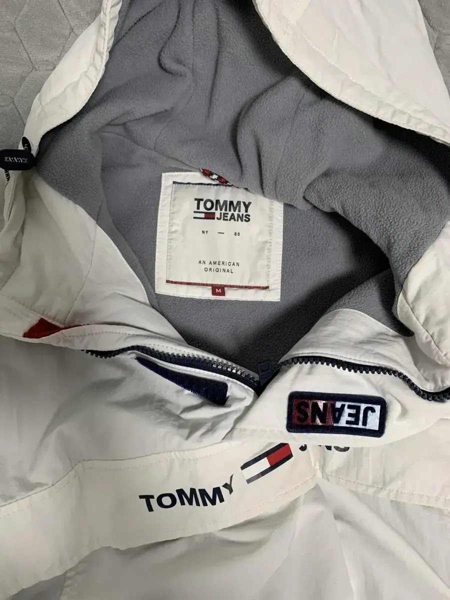 Tommy Jins Kimo Anorak White