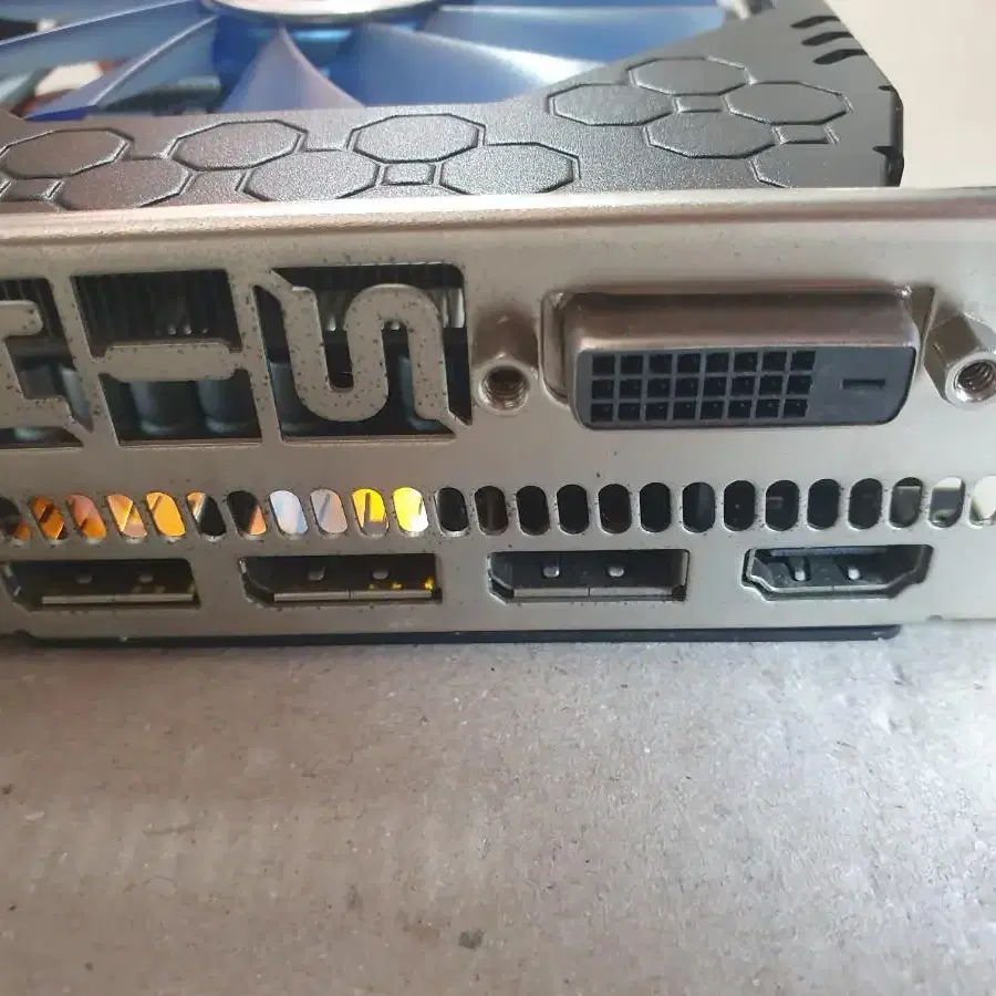 HIS RX580 4GB 팝니다