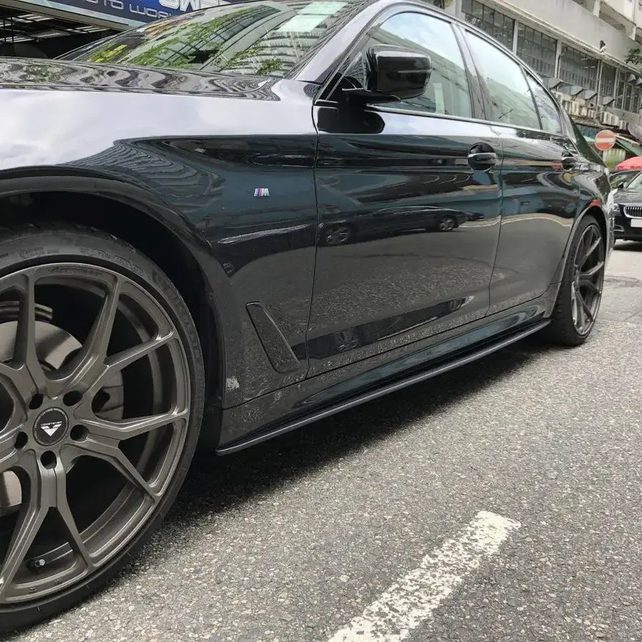 BMW 5시리즈 G30 프론트립 사이드립 리어디퓨저 바디킷 F90 M5