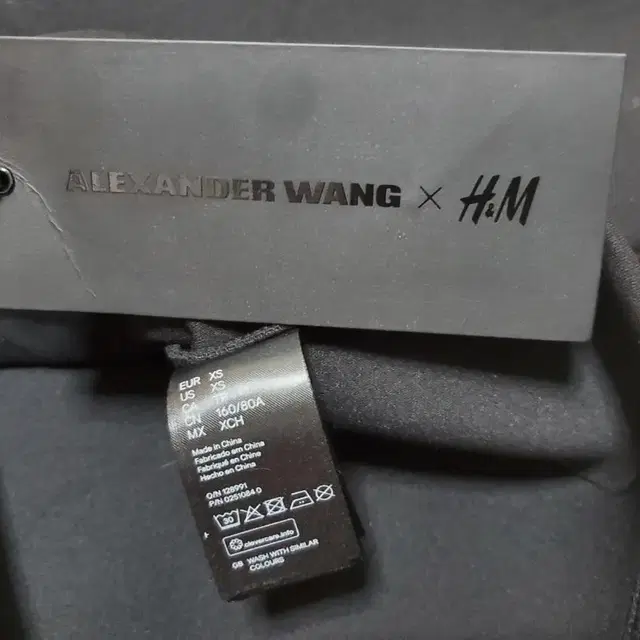 알렉산더왕 h&m 콜라보 크롭탑 맨투맨 티셔츠 xs