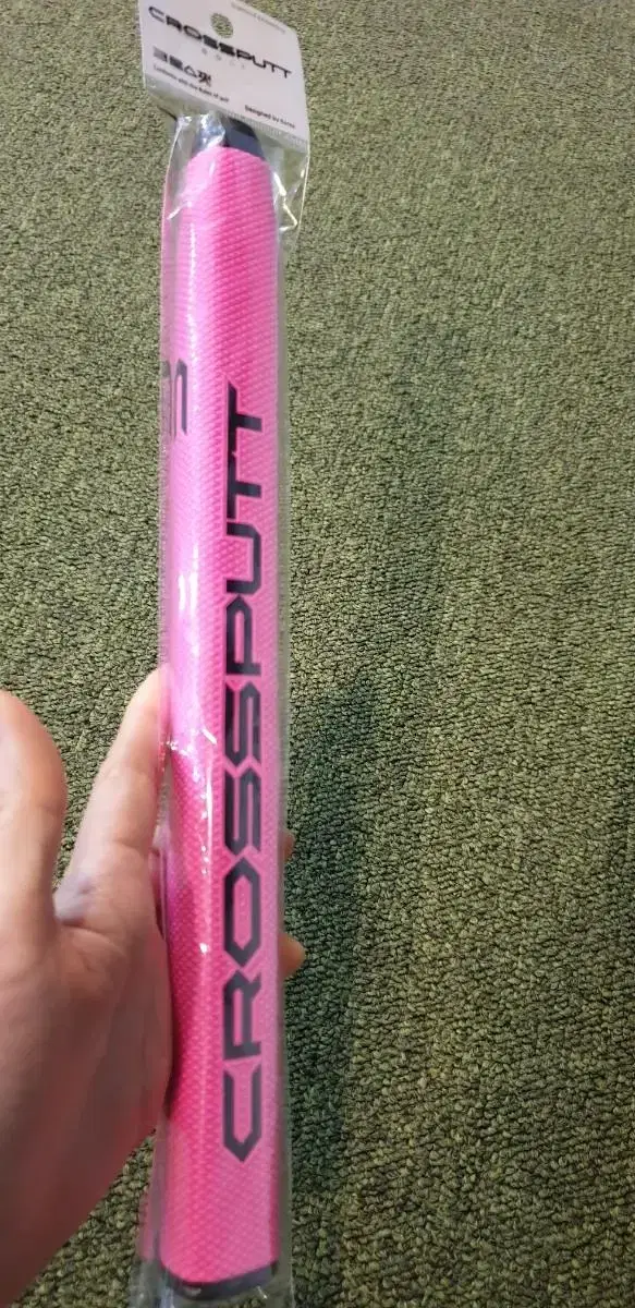 Hot pink puttergrip wanjon hot pink!Pretty, pretty, pretty.