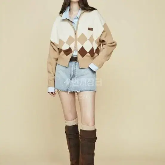 [마지막 가격 내림]글로니 BLAIR ZIP SWEATER