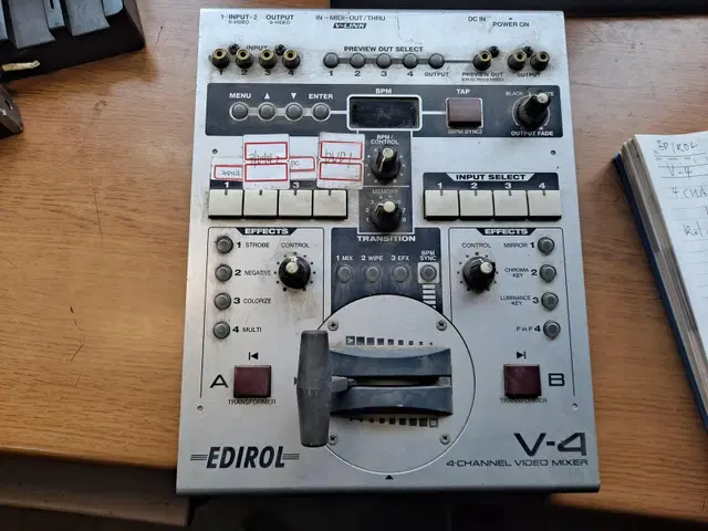 EDIROL V-4 4 CHANNEL VIDEO MIXER가격인하