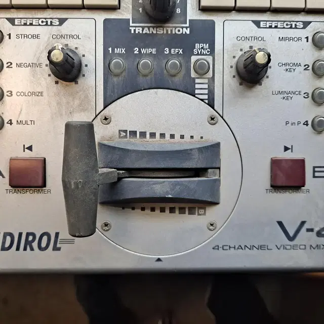 EDIROL V-4 4 CHANNEL VIDEO MIXER가격인하