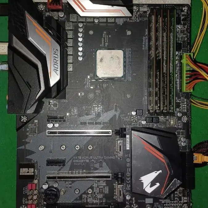 GIGABYTE X470 AORUS ULTRA GAMING (AM4소켓)