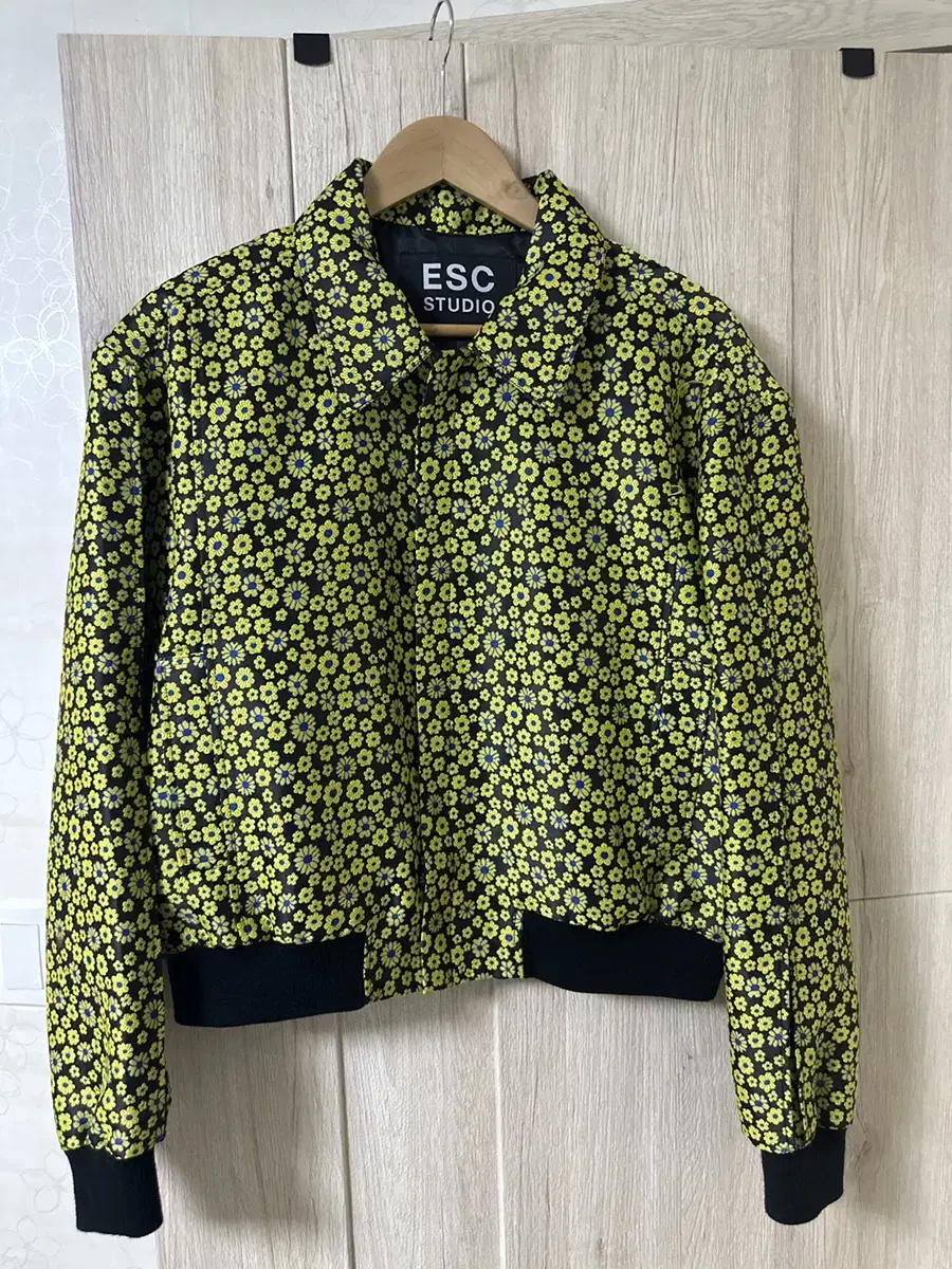 [escstudio] 2021 scarf blouson(flower)