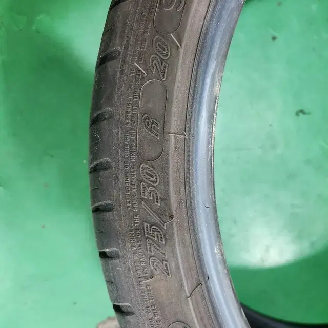 중고타이어 275/30R20 팜니다