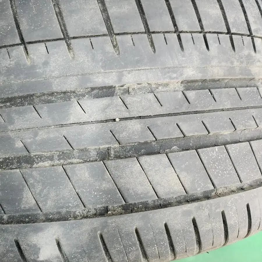 중고타이어 275/30R20 팜니다