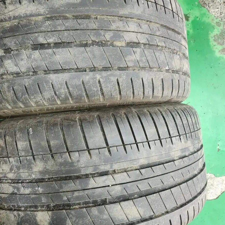 중고타이어 275/30R20 팜니다