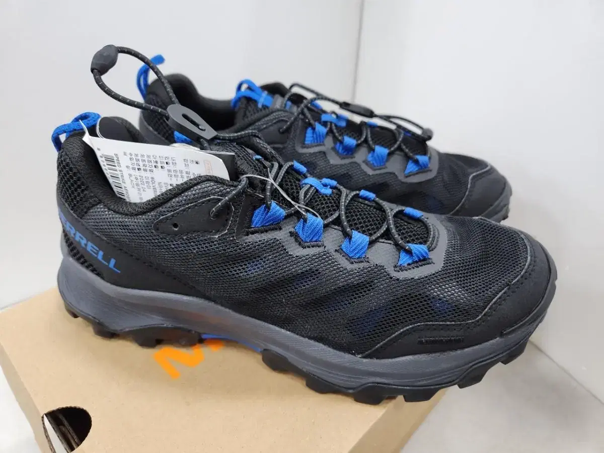 Merrell trekking shoes