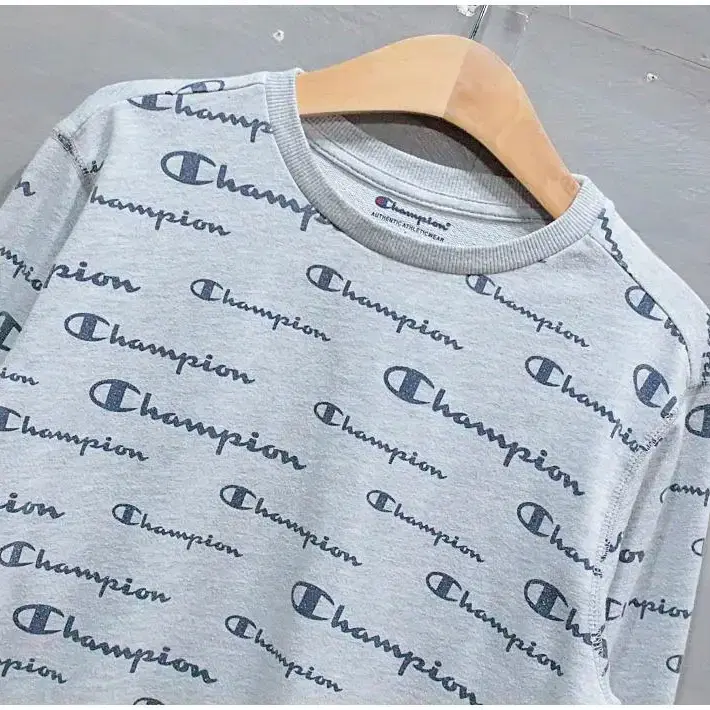 L) Champion Logo Pattern MTM