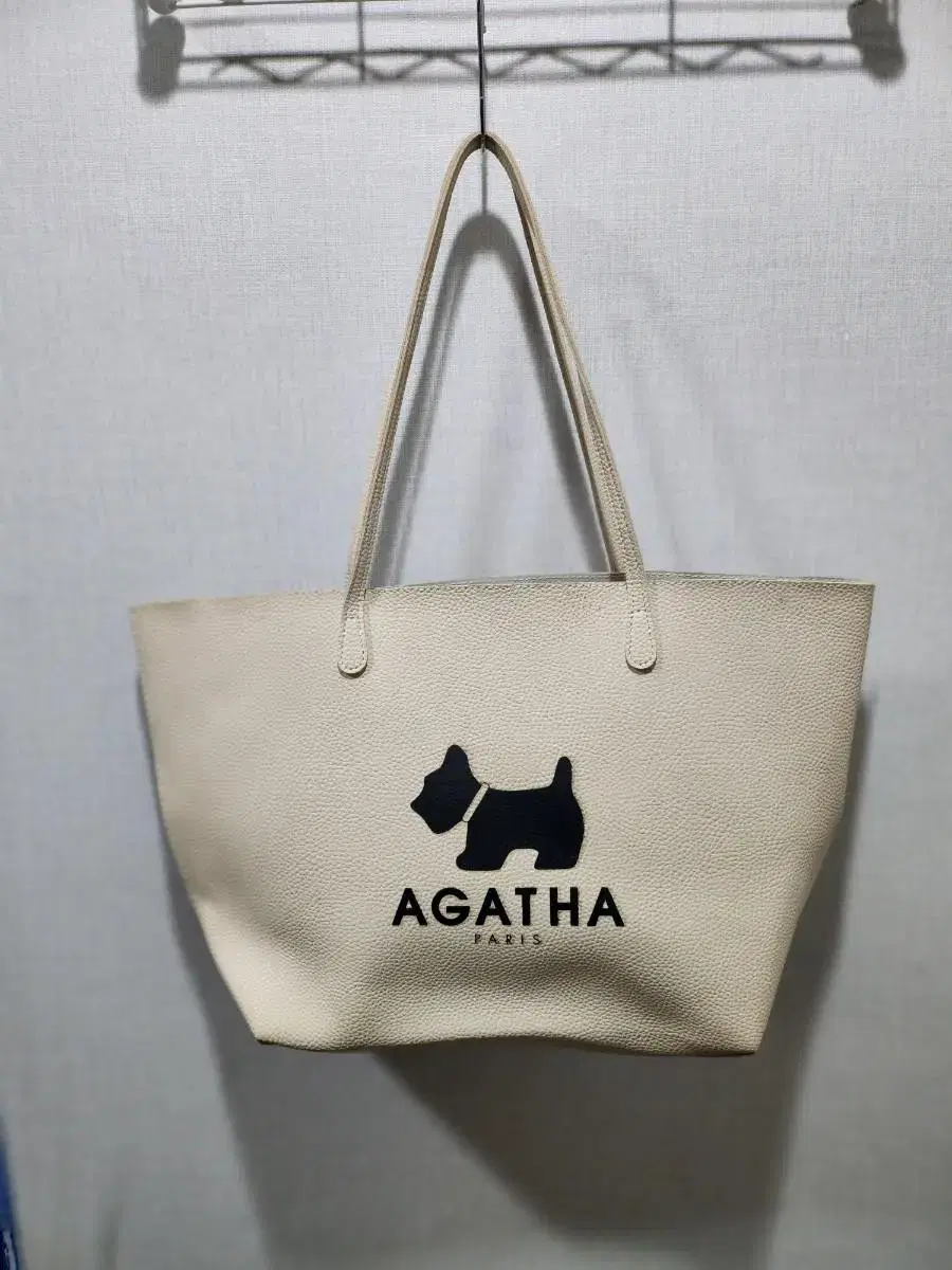 AGATHA 아가타 숄더백 ! 사이즈 크고 실용성굿 ! 디자인굿 !