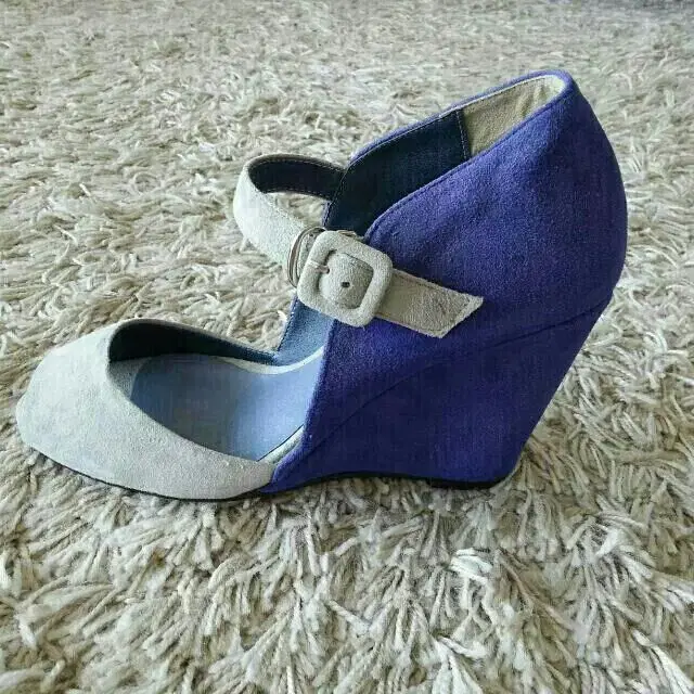 [245] Wedge-heeled handmade shoes