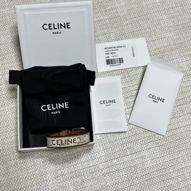 CELINE 팔찌 쿠르 투알 트라이앵글 팝니다