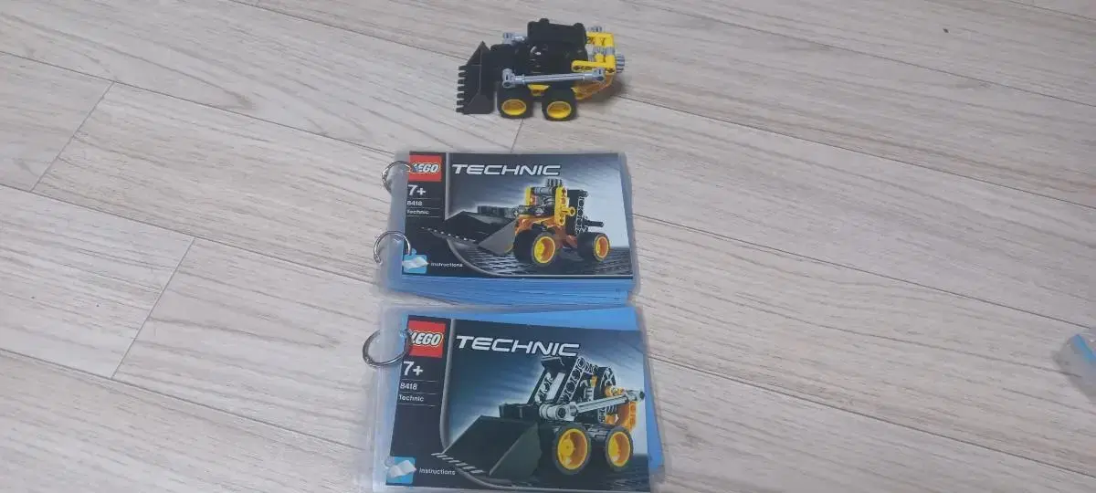 LEGO Technic 8418 sells