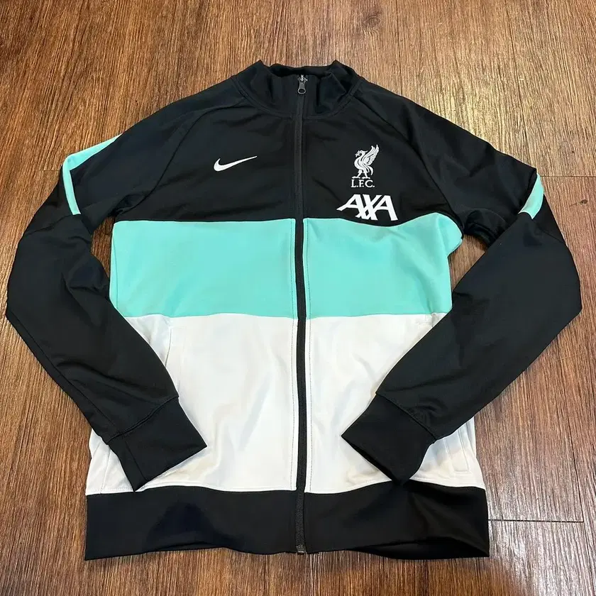 NIKE Soccer Clothing/Miscellaneous Goods 나이키 on Bunjang Global Site.