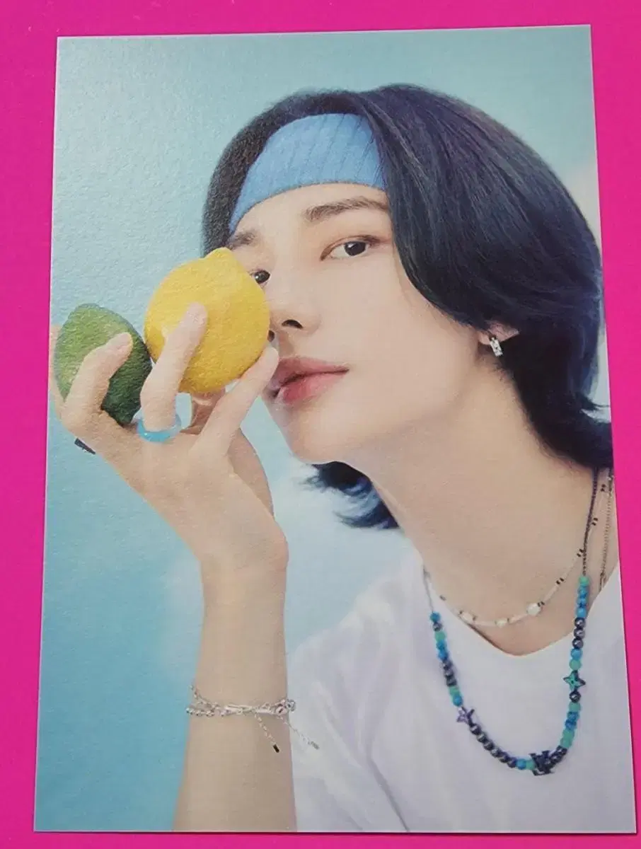 Straykids hyunjin postcard