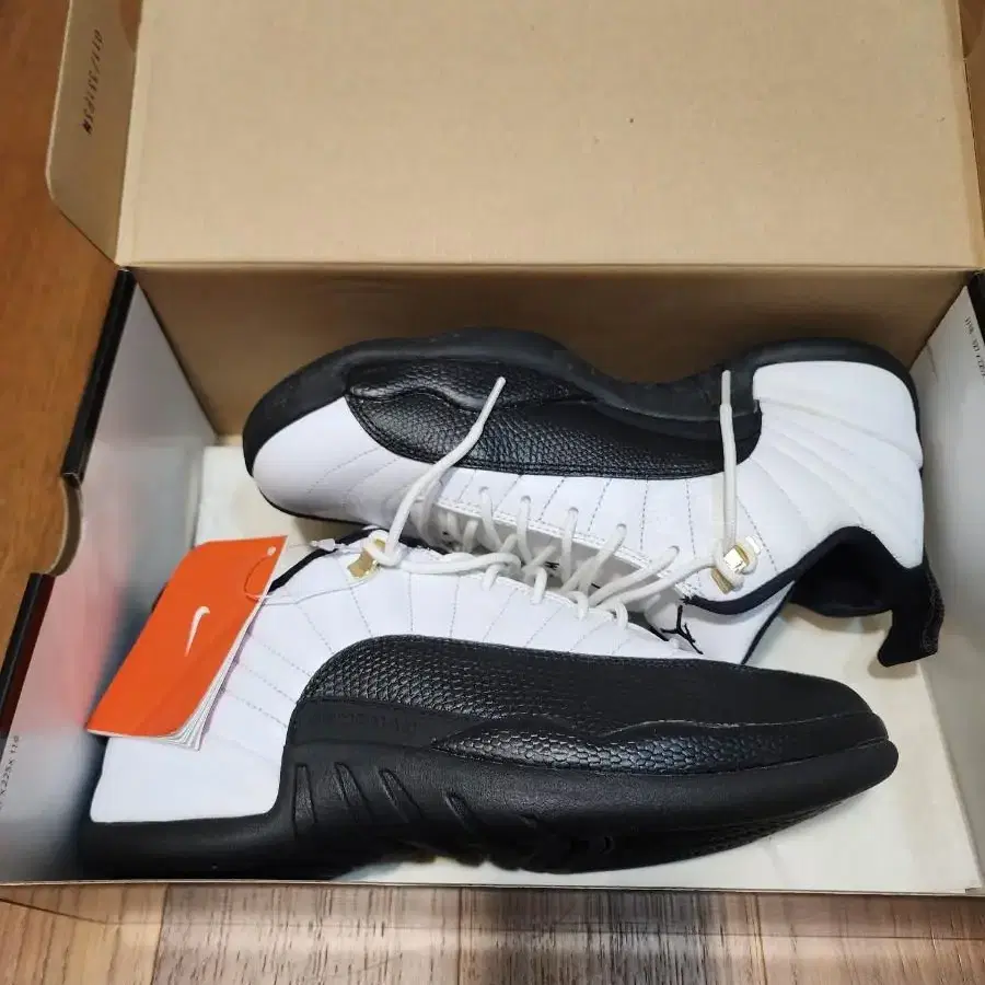 jordan 12 low taxi 조던 12 로우 택시