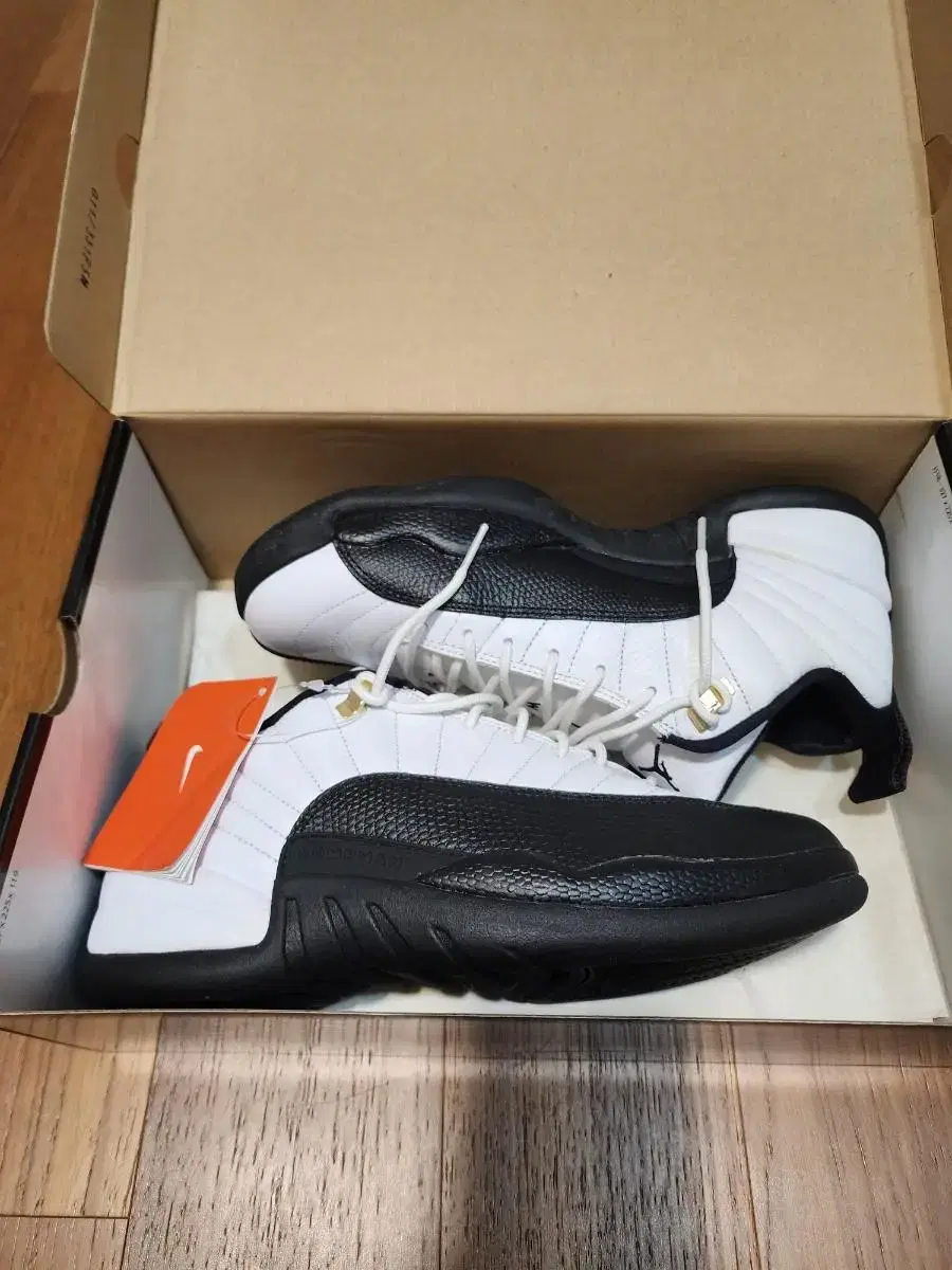 jordan 12 low taxi 조던 12 로우 택시