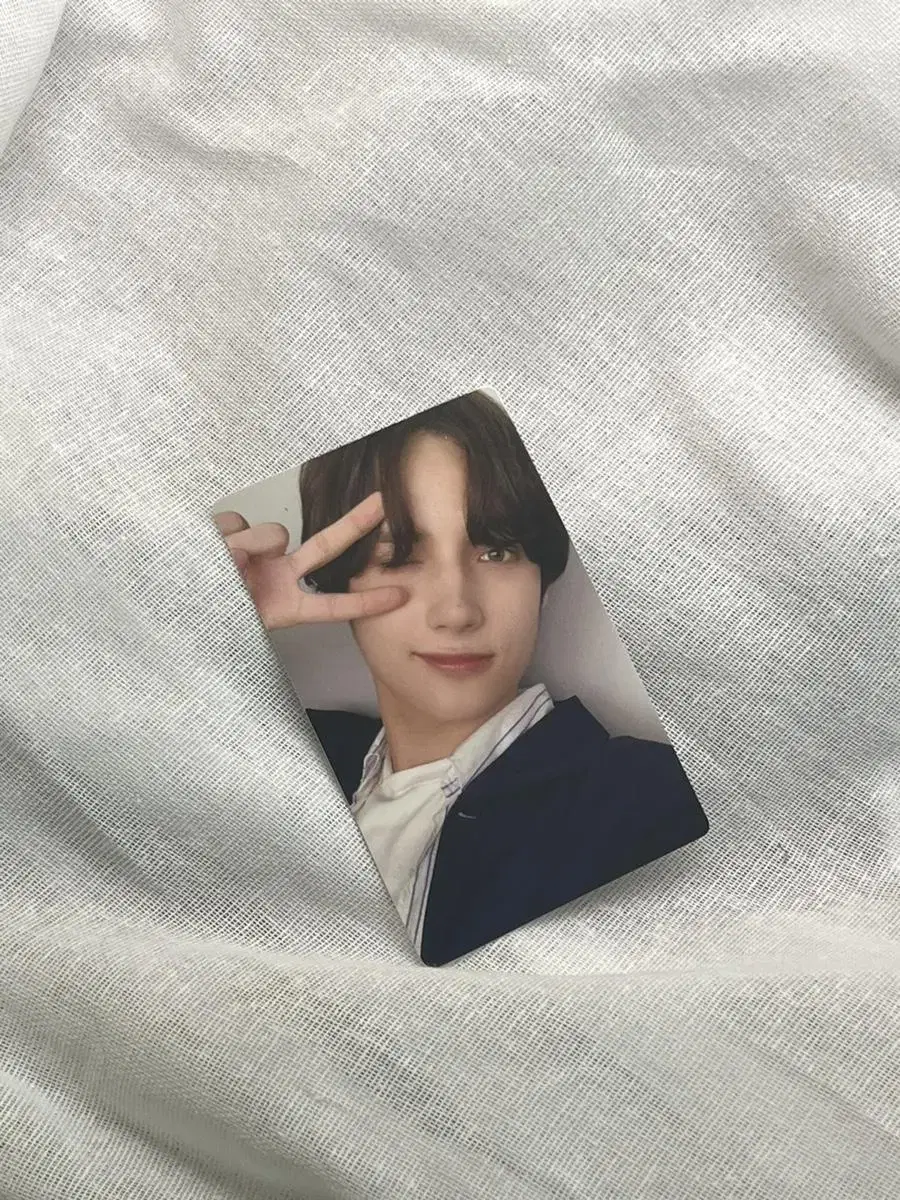 Source hueningkai japan fanclub Renewal photocard WTS