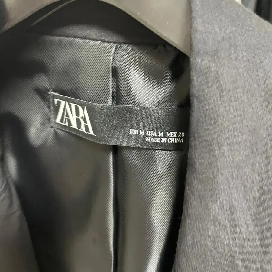 ZARA 자라 블랙 자켓 M사이즈