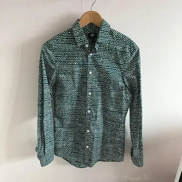 H&M Slim fit XS casual shirt colorful pattern