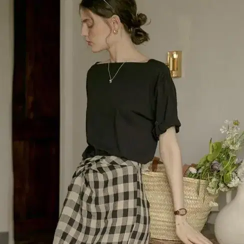 르니나 블랙 반팔 티셔츠JUA basic half Tshirt_black